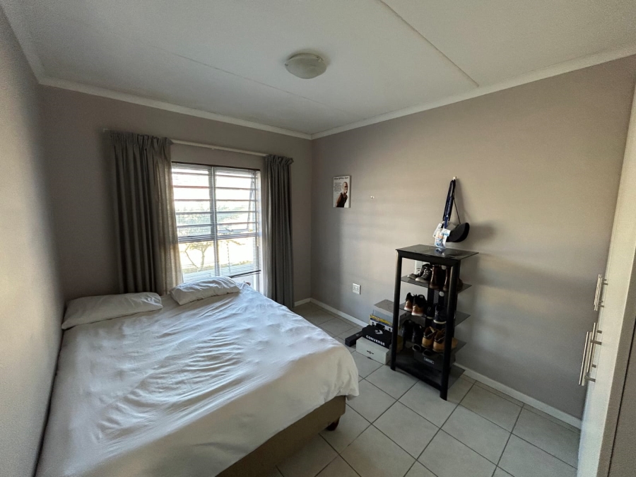 To Let 2 Bedroom Property for Rent in Burgundy Estate Western Cape